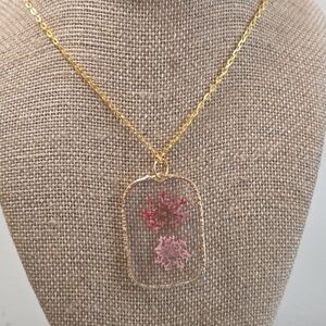 Elegant Gold Necklace with Pink Floral Pendant